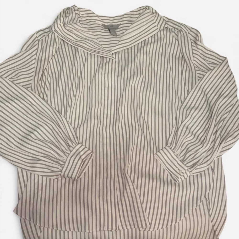 H&M Cream and Gray Striped Button-Up Shirt